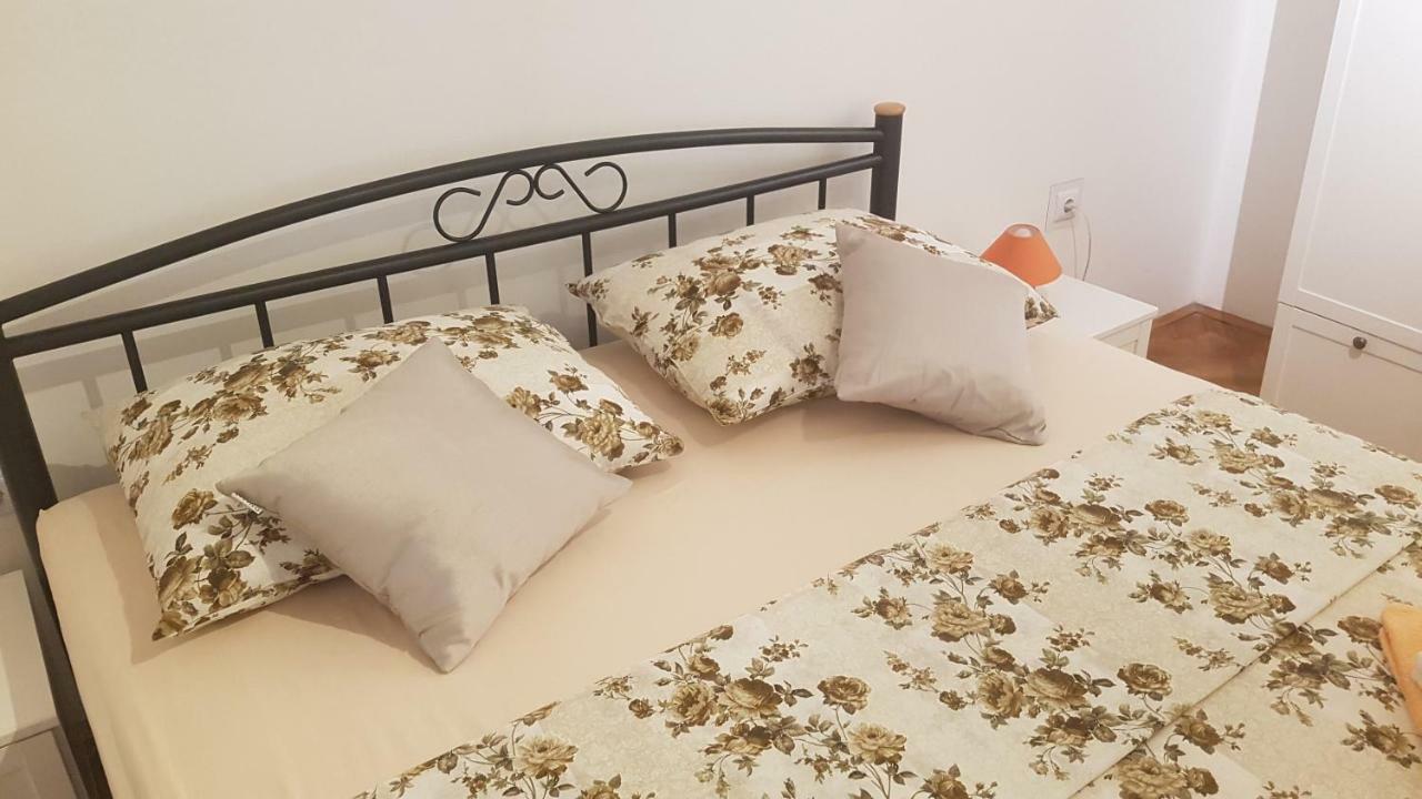 Apartment 22 Omiš Kültér fotó